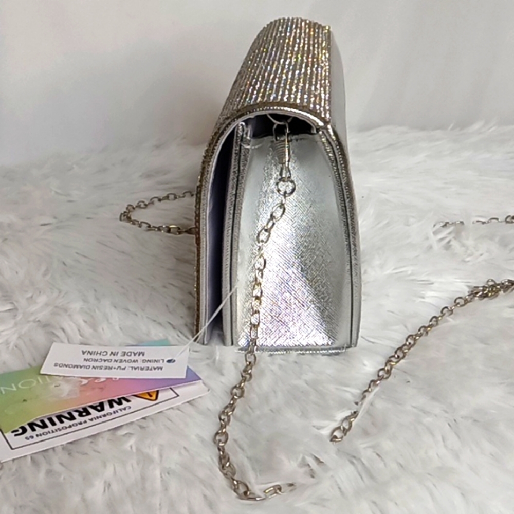 Bee Embellished Clutch Bag 🐝 - Picture 12 of 17